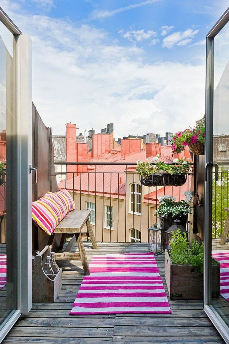 balkon-bepflanzen-rosiger-teppich