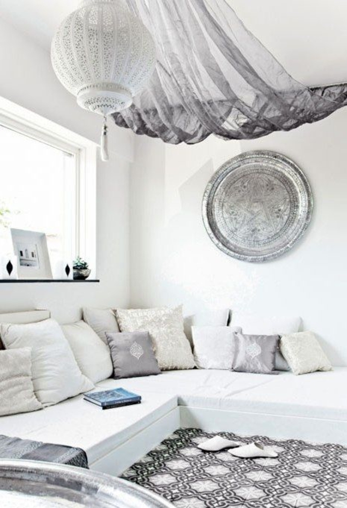 elegantes-weißes-Schlafzimmer-in-Boho-Stil