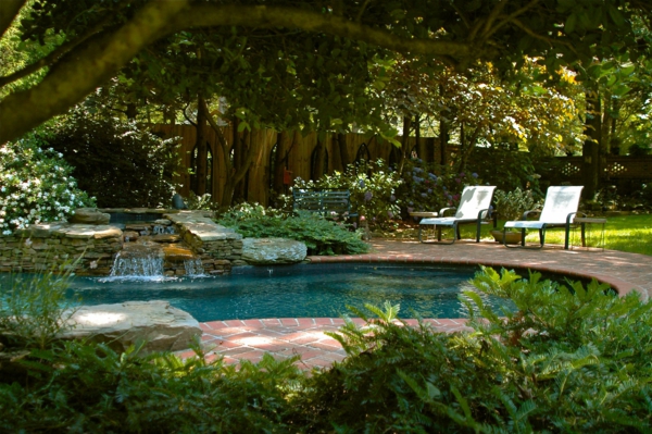 garten-pool-wunderschönes-ambiente