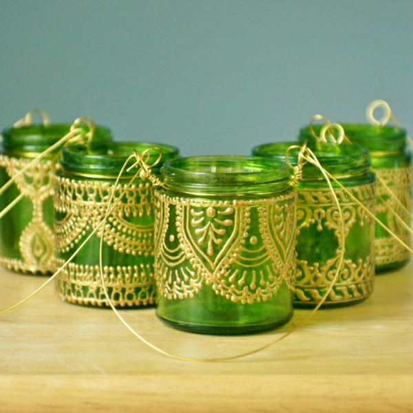 hängende-zitronengrüne-Mini-Kerzenhalter-goldene-Henna-Dekoration-marokkanischer-Stil