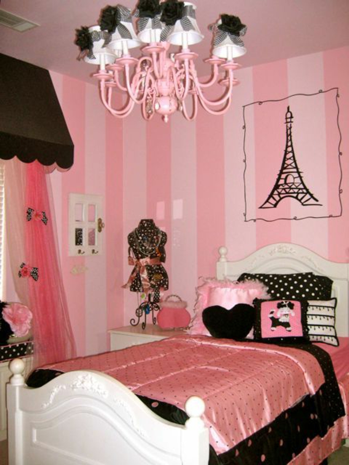 kronleuchter-in-pink-interessantes-schlafzimmer