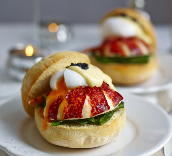 lobster-muffins-poached-egg-caviar-spinach-hollandaise