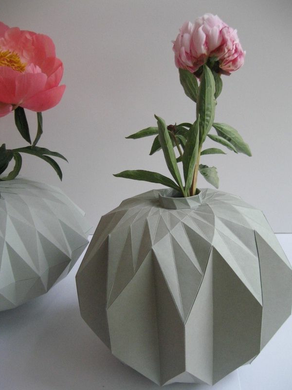 origami-vase-graues-design-sehr-schön-aussehen