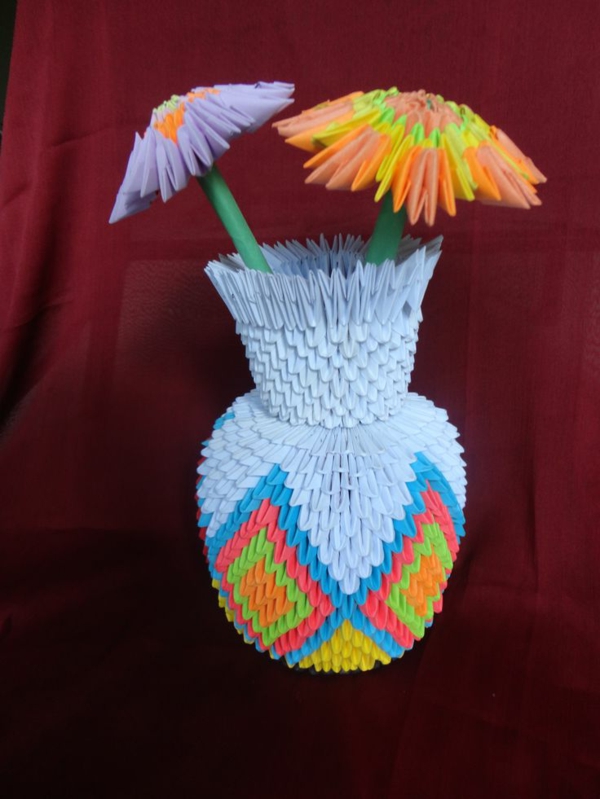 origami-vase-originelles-modell-bunte-farben