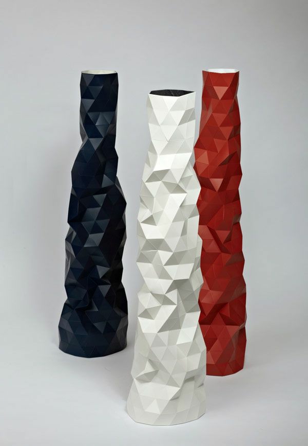origami-vase-schöne-modelle-in-schwarz-weiß-und-rot
