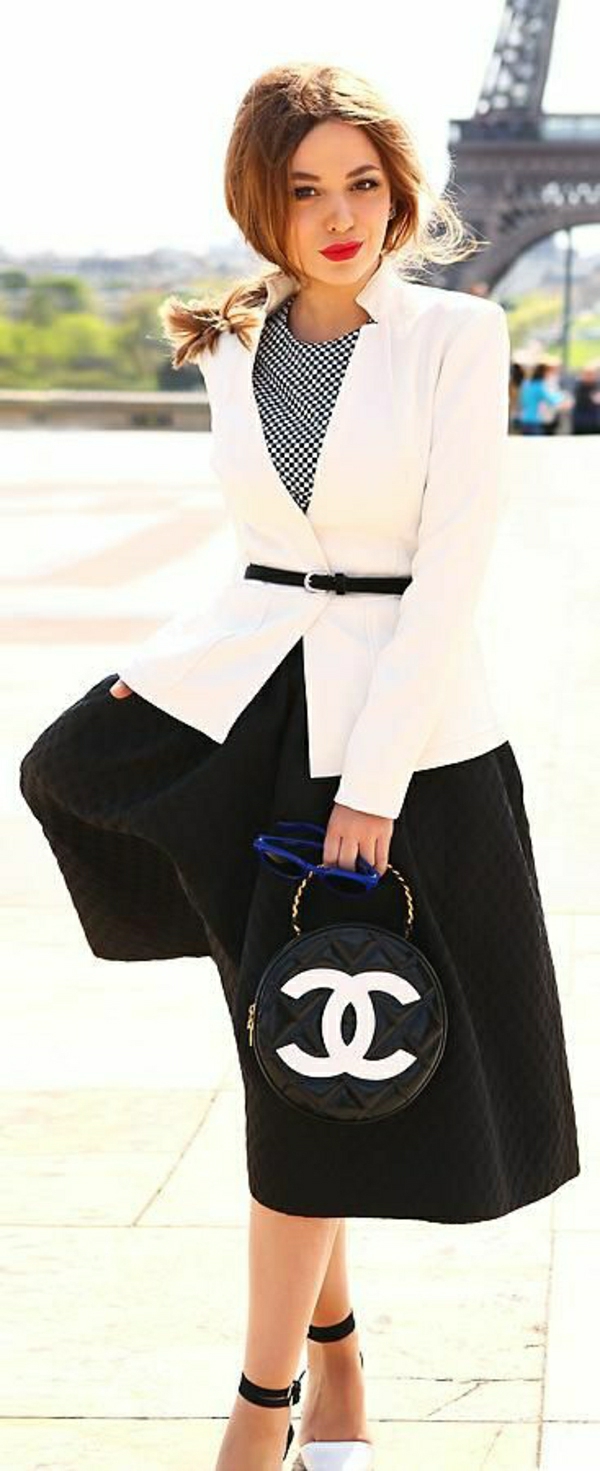 runde-Chanel-Tasche-schwarz-weißer-Look