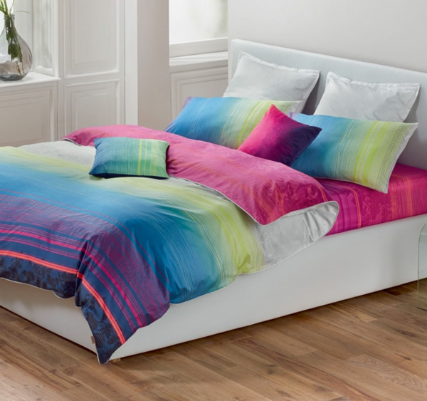 schlafzimmer-einrichten-schöne-bettwäsche-rosa-lila-blau-grün-schlafzimmer-ideen-bettwäsche-bunt Esprit Bettwäsche