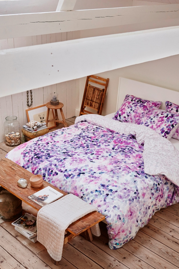 schlafzimmer-einrichten-schöne-bettwäsche-rosa-schlafzimmer-ideen-lila-bettwäsche-lila Esprit Bettwäsche