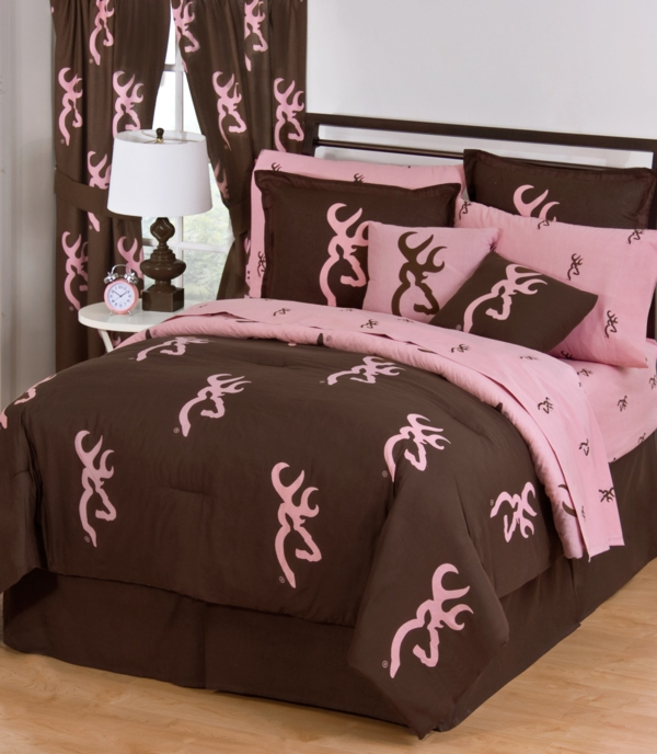 schlafzimmer-inspiration- schlafzimmer-gestalten-schöne-bettwäsche-rosa-braun