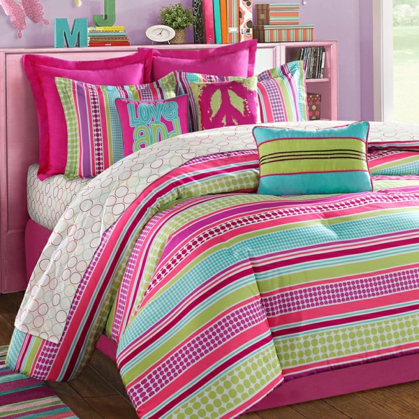 schlafzimmer-inspiration- schlafzimmer-gestalten-schöne-bettwäsche-rosa-grün
