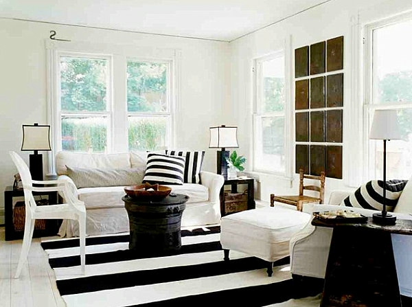 weiße-dekoration-für-landhaus-kontrastierende-farben-interieur