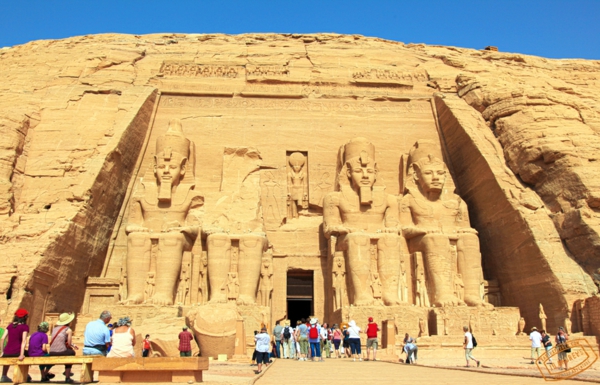 Ägypten-Reise-einmalige-architektur - blauer himmel