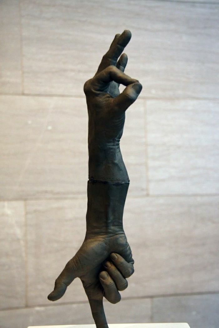Bronze-Skulptur-Hände-schwarz
