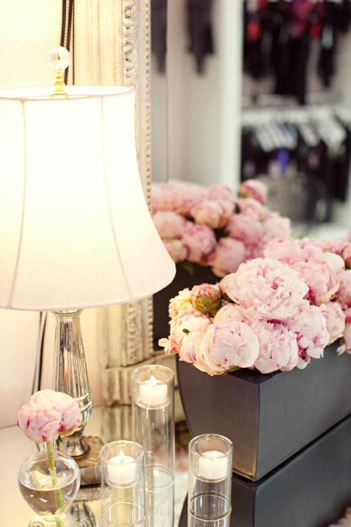Dekoration-Blumenkübel-Kerzen-Spiegel-Lampe-vintage