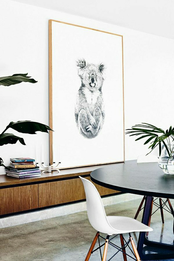 Esszimmer-Esstisch-Stühle-Pflanze-Wandbild-Koala