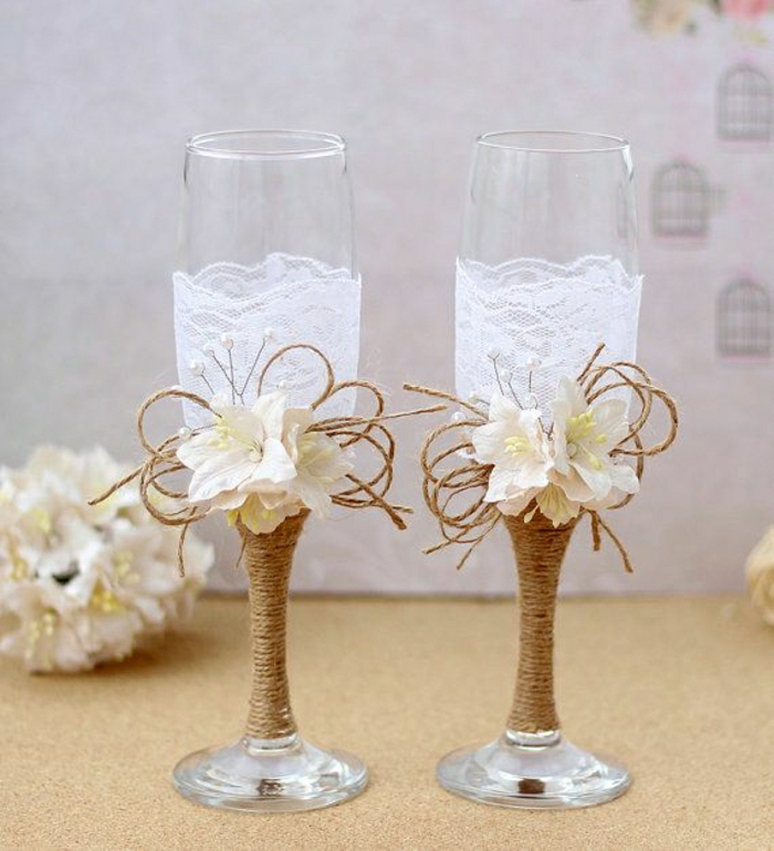 Hochzeitsgläser-Champagner-Schnur-Spitze-Blumen-Dekoration
