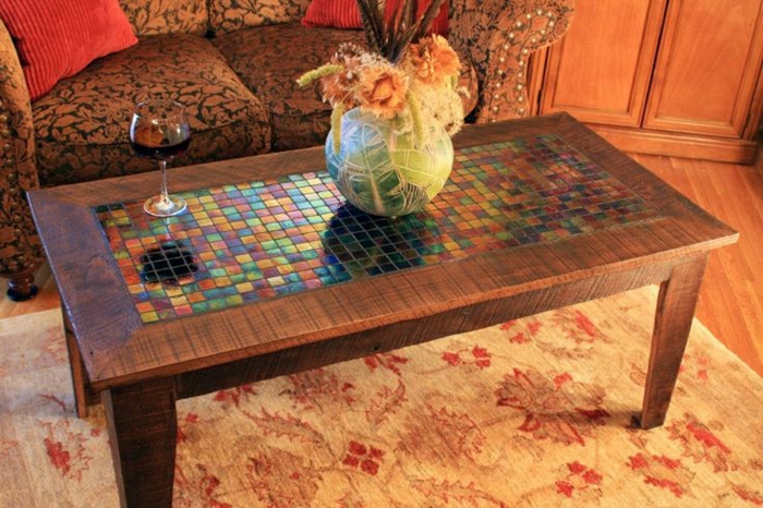 Kaffee-Tisch-Holz-Mosaik-dekoriert-Blumenvase