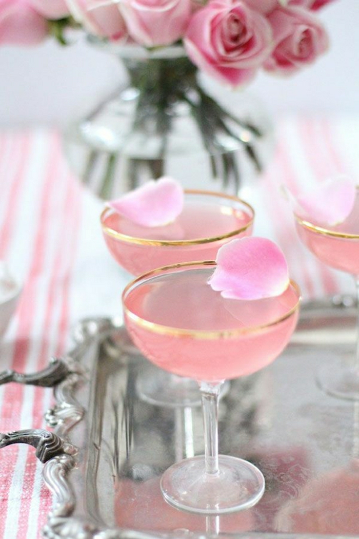 Gläser-Wein-Champagner-rosa