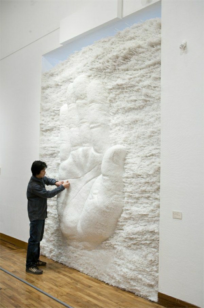 Skulptur-Hand-weiße-Strohe