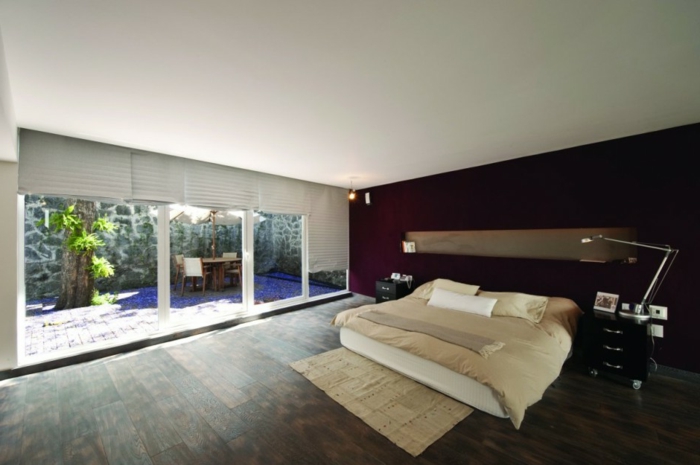 außergewöhnliche-wohnideen-super-schönes-schlafzimmer-gläserne-wände