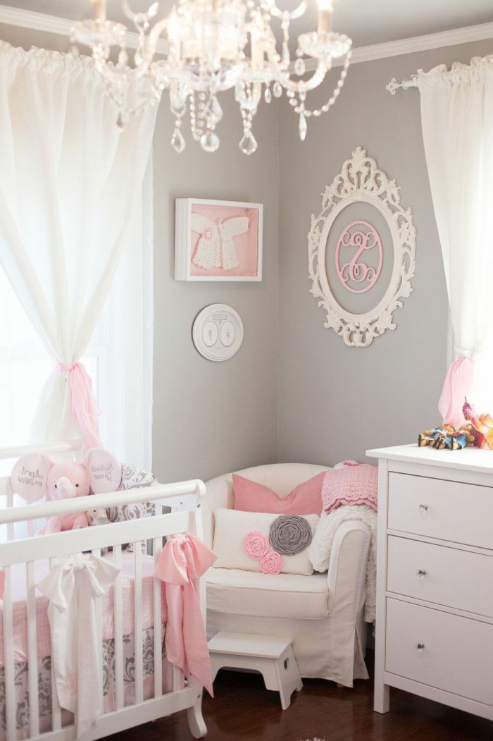 babyzimmer-design-aristokratische-weiße-gestaltung