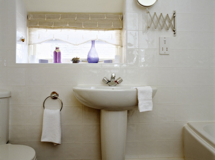 badeinrichtungen-ideen-schönes-weißes-interieur