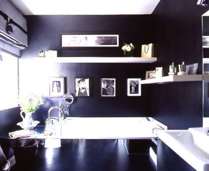 badezimmer-in-schwarz-und-weiß-cooles-aussehen