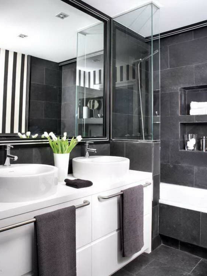 badezimmer-in-schwarz-und-weiß-modernes-waschbecken