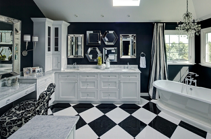 badezimmer-in-schwarz-und-weiß-traditionelle-gestaltung