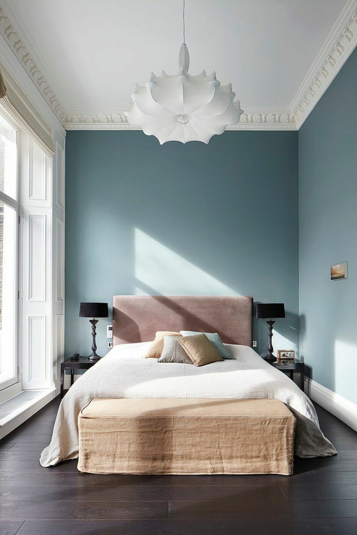 deckenbeleuchtung-für-schlafzimmer-blaue-wände
