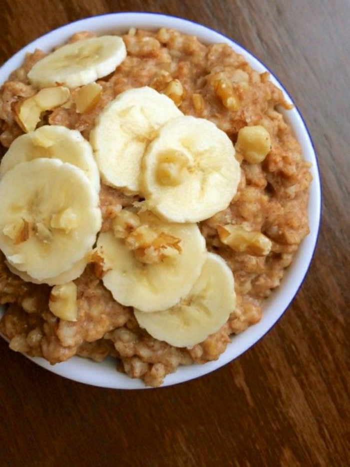 gesundes-Frühstück-Banane-Haferflocken