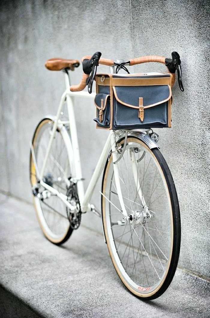 großes-retro-Fahrrad-für-Männer-Tasche