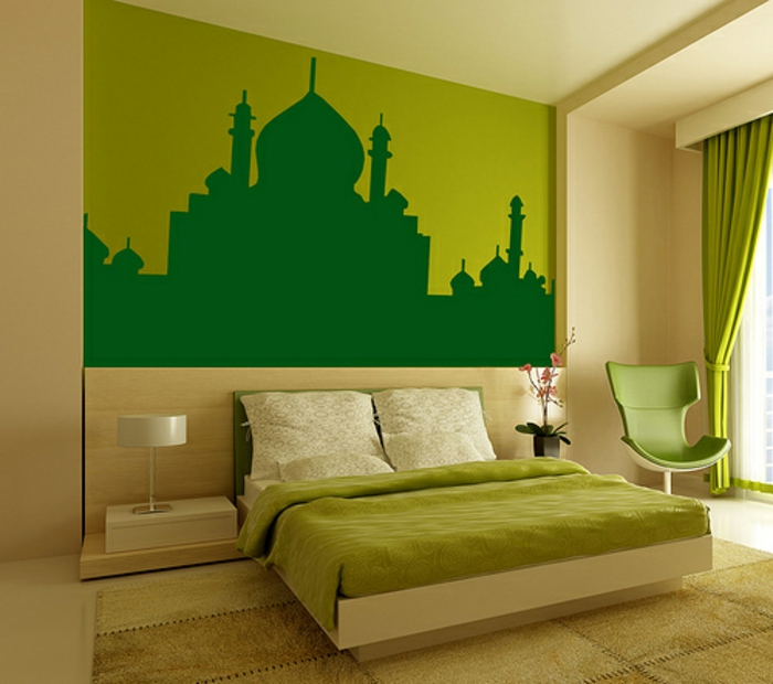 super schönes schlafzimmer mit einer akzentwand - grüne wandfarbe