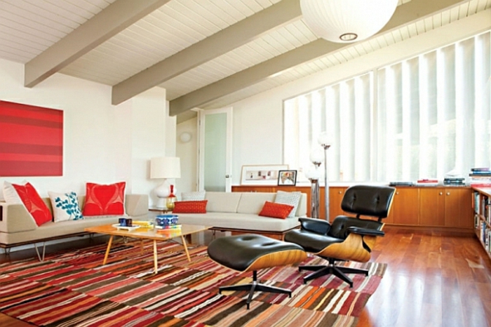 retro-wohnzimmer-bunter-schöner-teppich