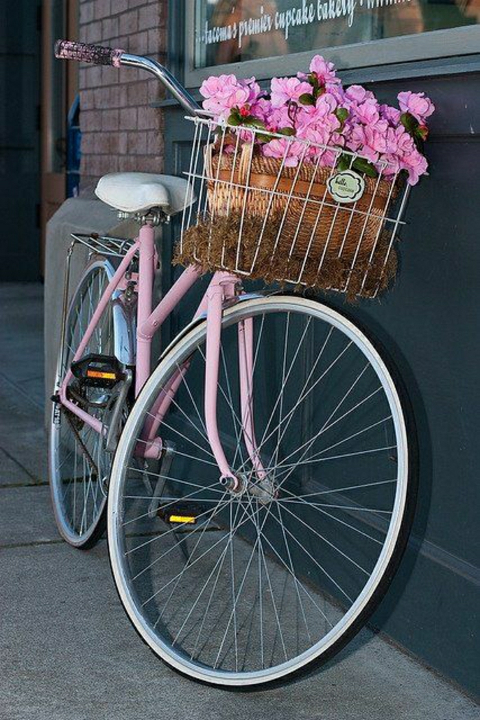 romantisches-vintage-Fahrrad-für-Mädchen-rosa-retro-Blumen