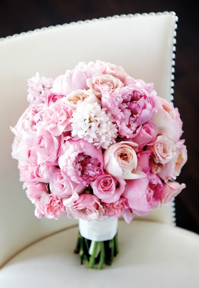 rosa-rosen-blumensträuße-mit-wunderschönen-blumen-dekoration-deko-mit-blumen