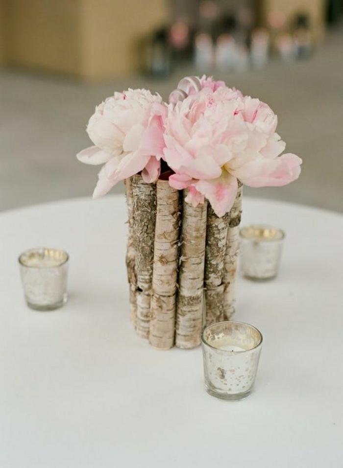 rustikale-Hochzeit-Dekoration-Blumen-hölzerne-Vase-Kerzen