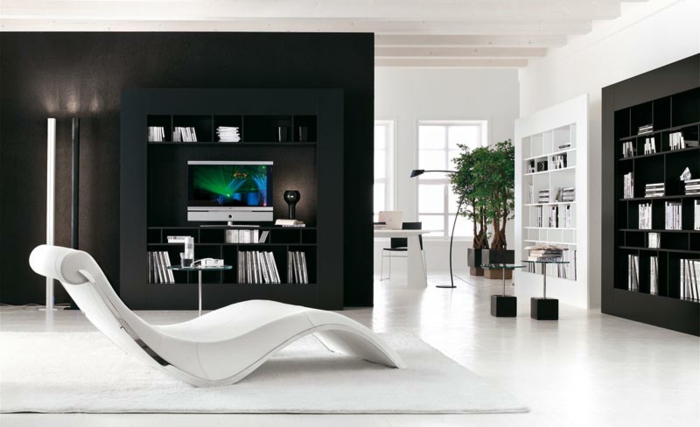 zimmer-inspirationen-schwarze-wand-und-weißer-liegestuhl