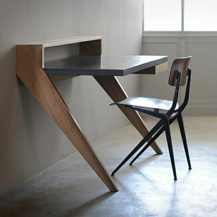 Designer-Schreibtisch-interessant-abstrakt-zwei-Beine-Stuhl