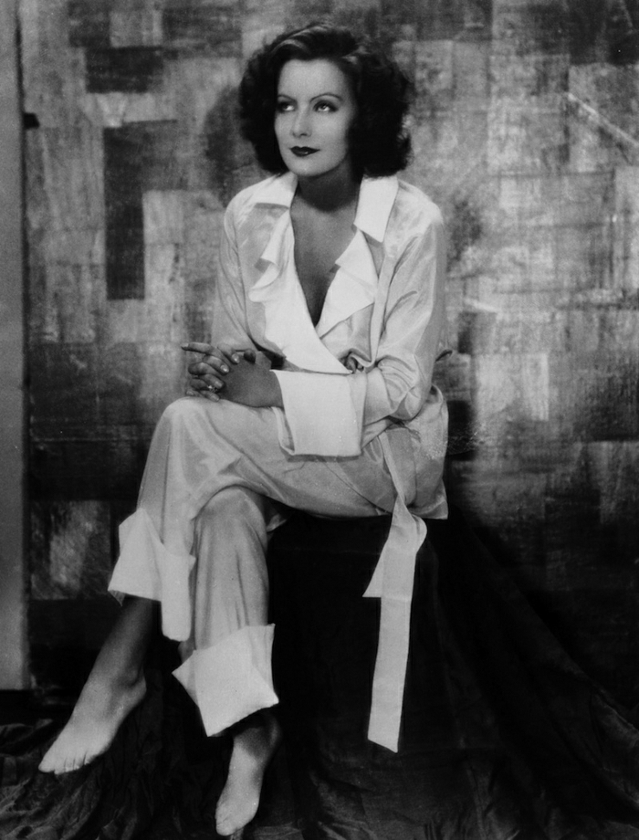 Greta-Garbo-weiße-Kleider-Mode-Ikone-Film-Legende