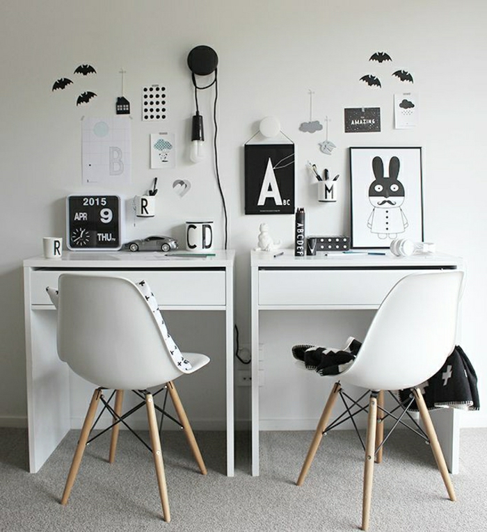 Kinderzimmer-kleine-Designer-Schreibtische-modern-aktuell-weiß-Stühle-Fotos-Wandtattoos-Fledermäuser
