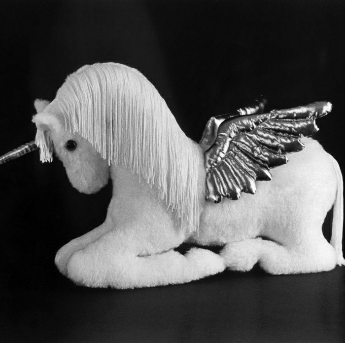 Pegasus-Einhorn-Plüsch-Garn-weiß-silberne-Flügel-Horn