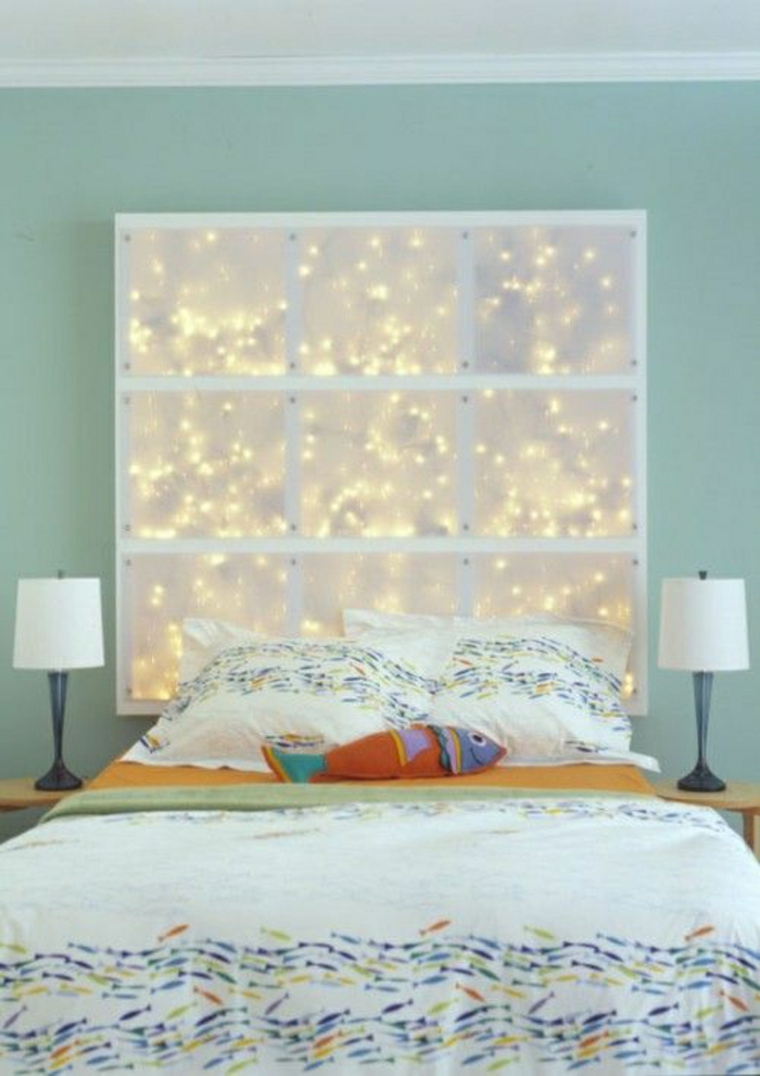 Schlafzimmer-bunte-Bettwäsche-Fisch-Kisse-Wanddekoration-Idee-Schnur-Lichter
