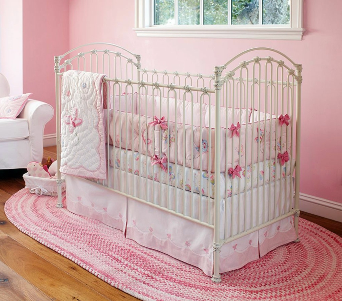 babyzimmer-streichen-herrliche-rosige-farbe