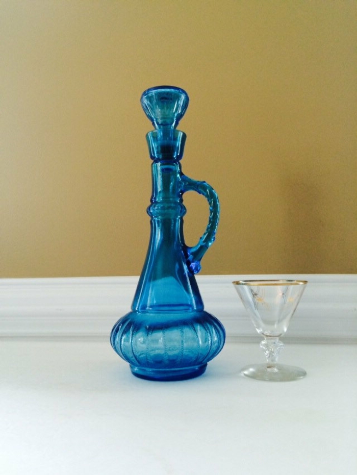 blaues-glas-eine-sehr-interessante-flasche