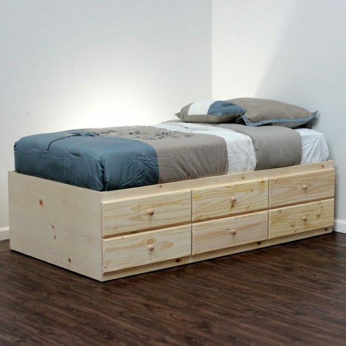 einfaches-hölzernes-Bett-Schubladen-minimalistisch-simpel