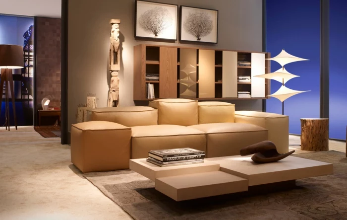 elegantes-wohnzimmer-moderne-bilder-an-der-wand
