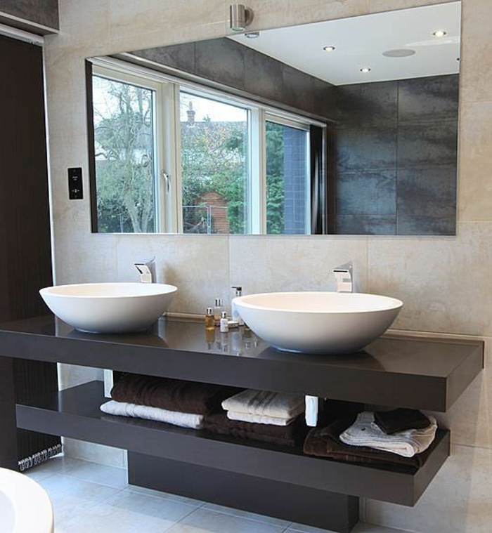 luxus-waschbecken-großer-spiegel-tolles-aussehen