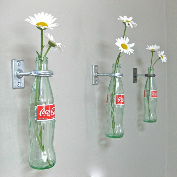 vintage-Küche-Wanddeko-Coca-Cola-Flaschen-Blumen