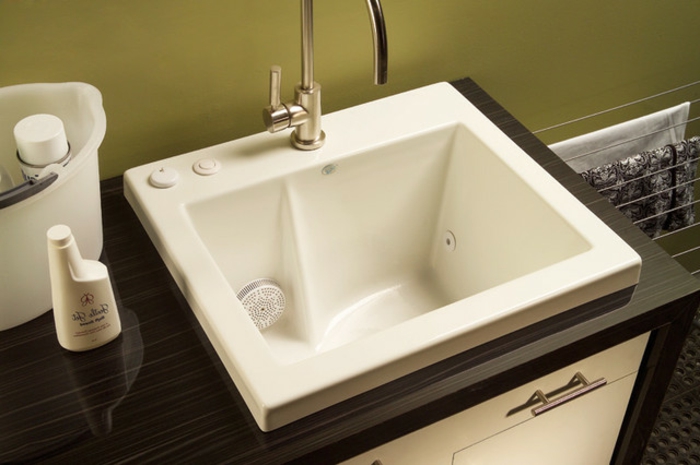 waschbecken-für-waschküche-sehr-kleines-eckiges-modell